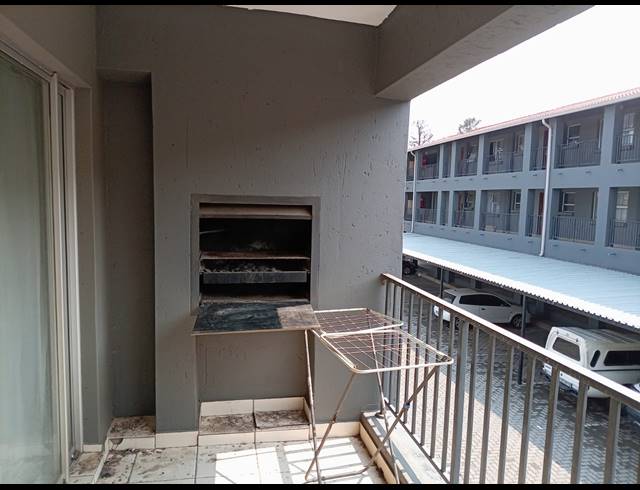 1 BEDROOM STUDIO APARTMENT FOR SALE IN TURFFONTEIN